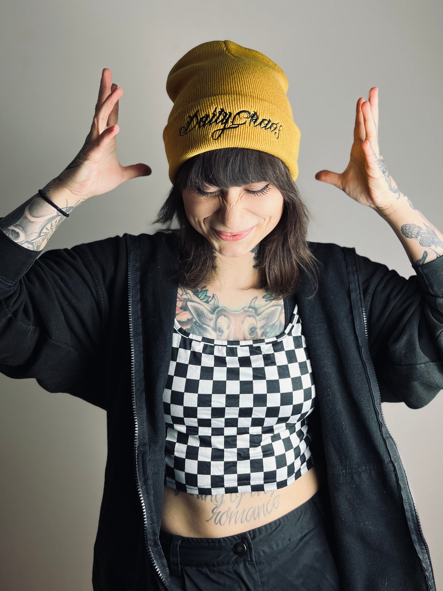 DailyChaos Beanie gelb