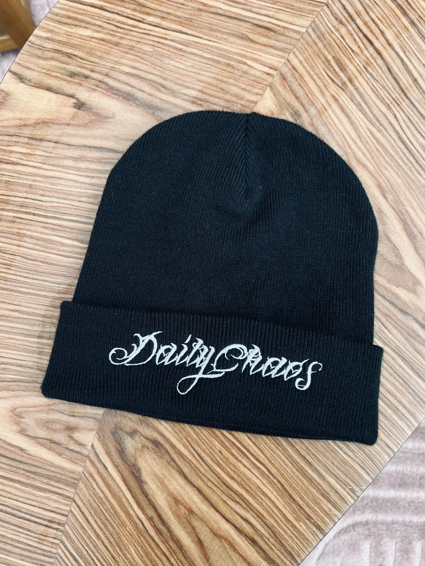 DailyChaos Beanie schwarz